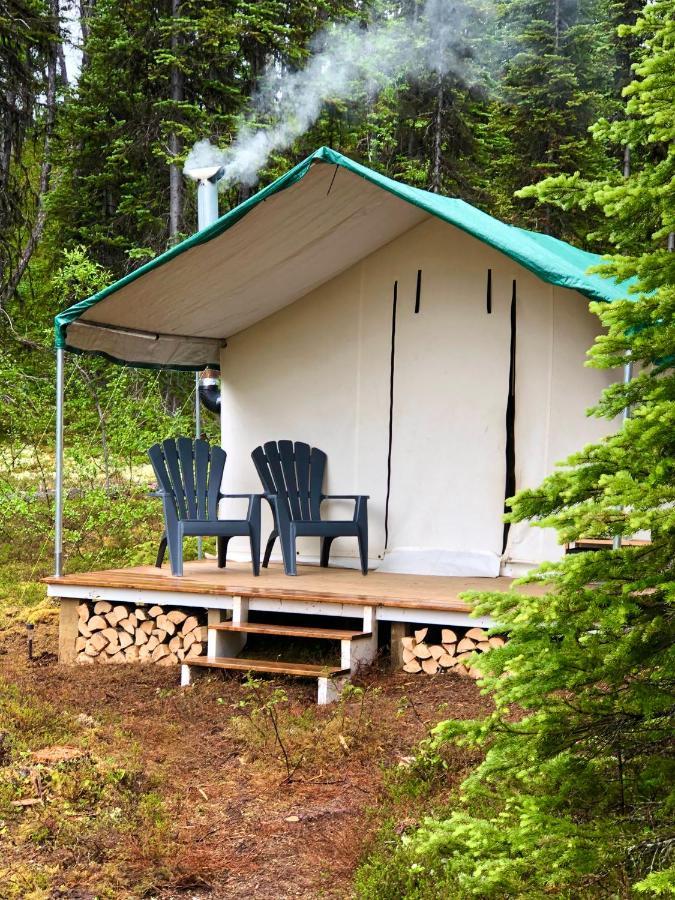 Vines And Puppies Glamping Hideaway Jade City Exterior foto